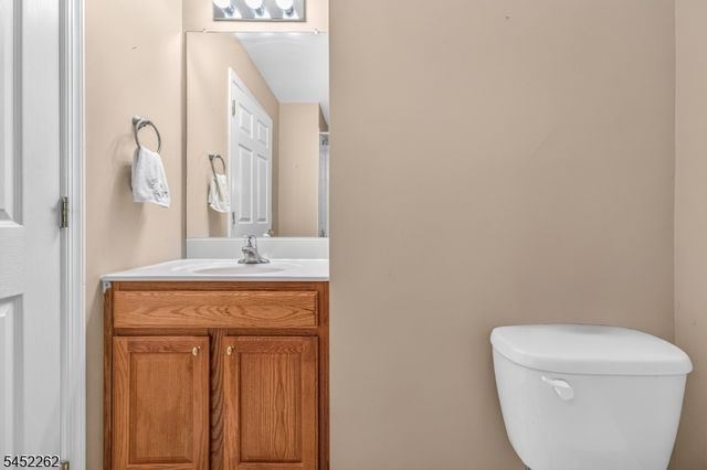 5 Indian Plantation St, Raritan Twp., NJ 08822