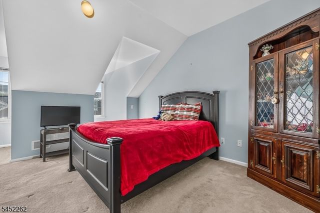 5 Indian Plantation St, Raritan Twp., NJ 08822