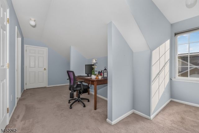 5 Indian Plantation St, Raritan Twp., NJ 08822