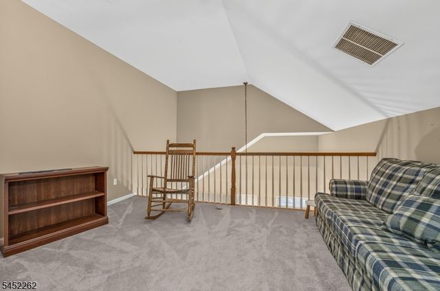 5 Indian Plantation St, Raritan Twp., NJ 08822