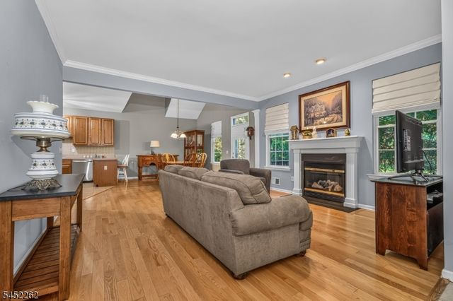 5 Indian Plantation St, Raritan Twp., NJ 08822