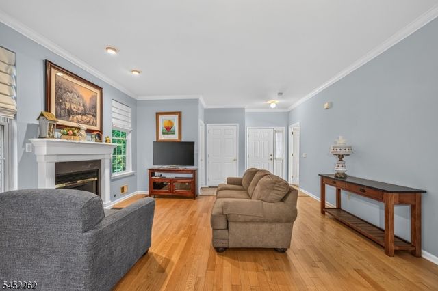 5 Indian Plantation St, Raritan Twp., NJ 08822
