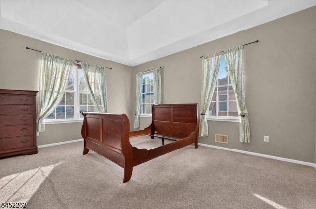 5 Indian Plantation St, Raritan Twp., NJ 08822