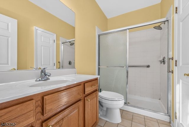 5 Indian Plantation St, Raritan Twp., NJ 08822