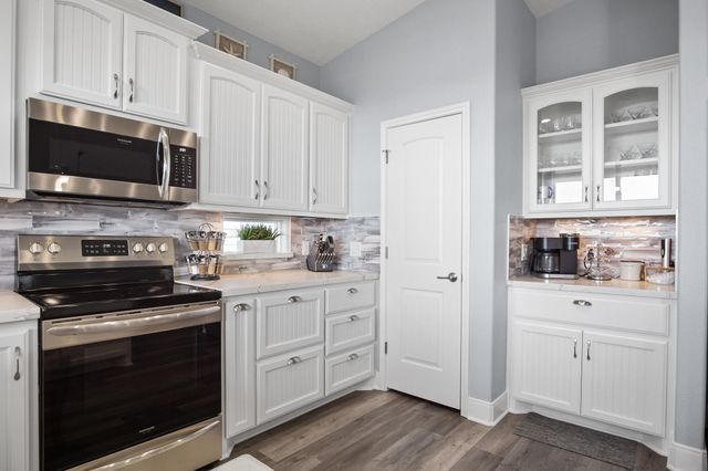 882 Townsend Drive, Crystal Beach, TX 77650