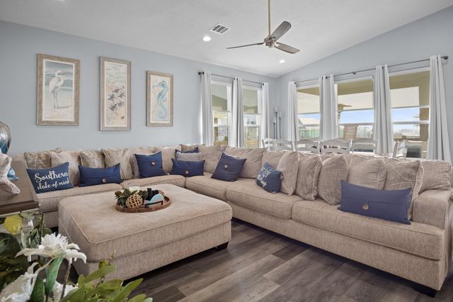 882 Townsend Drive, Crystal Beach, TX 77650