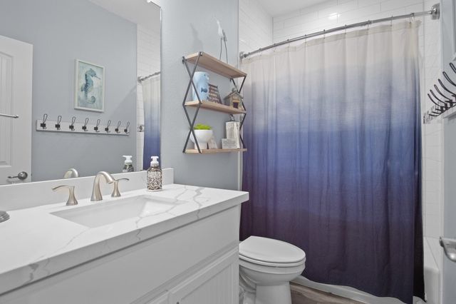 882 Townsend Drive, Crystal Beach, TX 77650