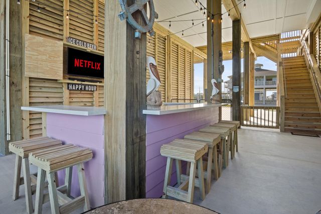 882 Townsend Drive, Crystal Beach, TX 77650