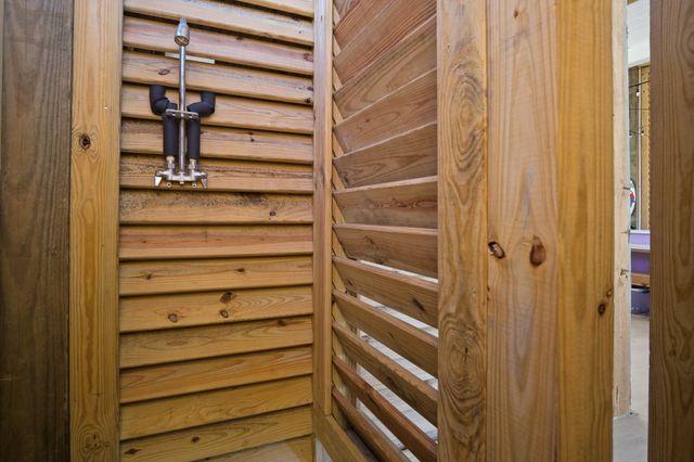 882 Townsend Drive, Crystal Beach, TX 77650