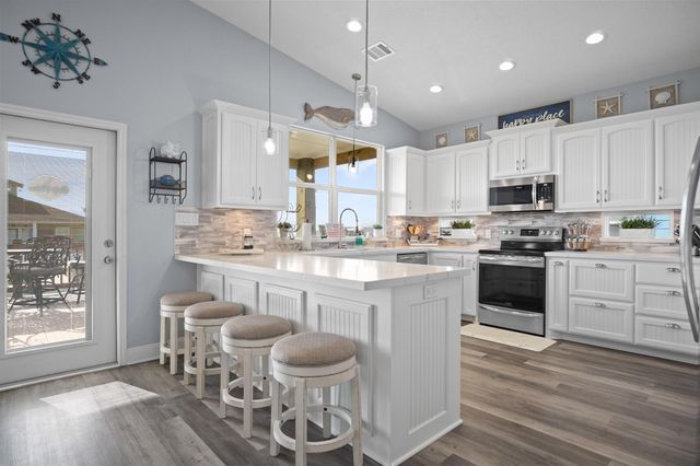 882 Townsend Drive, Crystal Beach, TX 77650