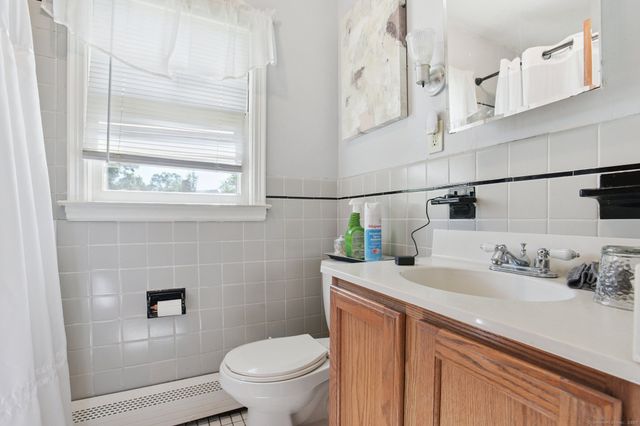 233 Quinnipiac Avenue, North Haven, CT 06473