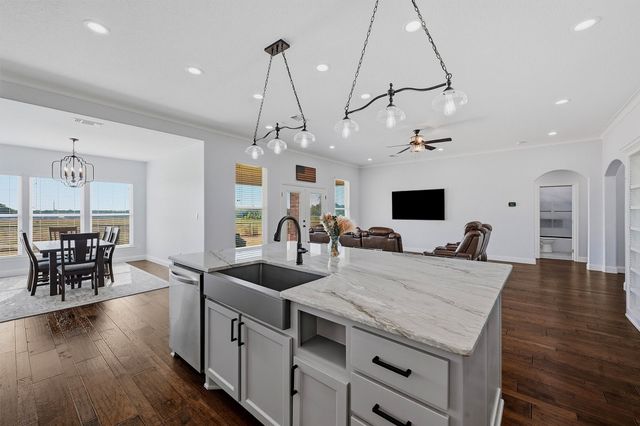 1001 Johnson Trail, Bells, TX 75414