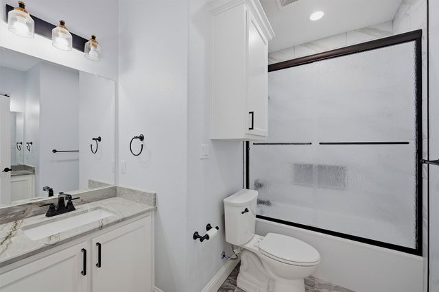 1001 Johnson Trail, Bells, TX 75414