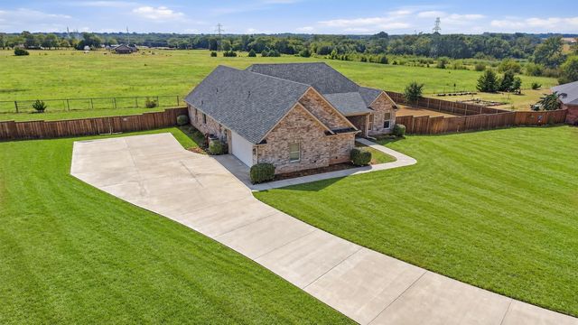 1001 Johnson Trail, Bells, TX 75414