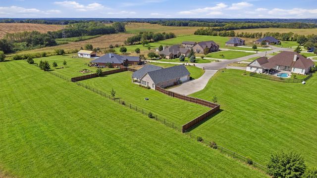1001 Johnson Trail, Bells, TX 75414