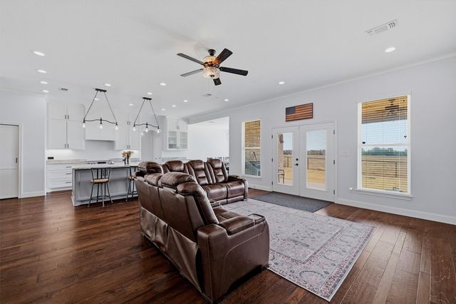 1001 Johnson Trail, Bells, TX 75414