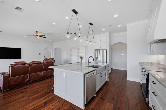 1001 Johnson Trail, Bells, TX 75414