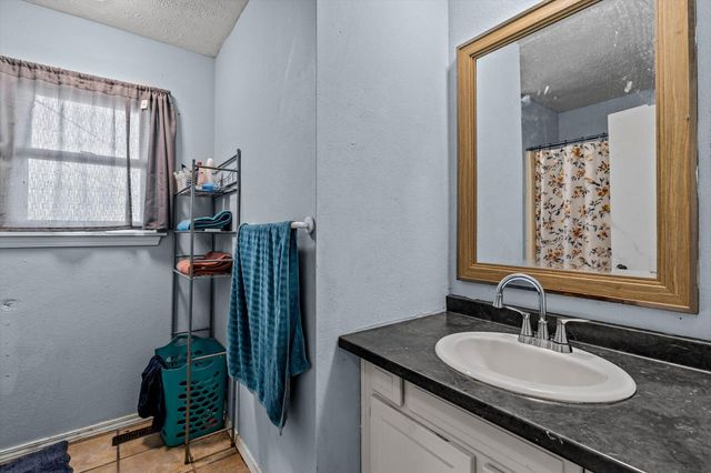 1003 East Parkview Street, Ozark, MO 65721