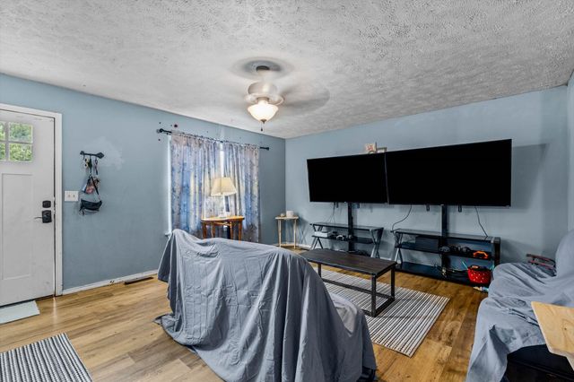 1003 East Parkview Street, Ozark, MO 65721