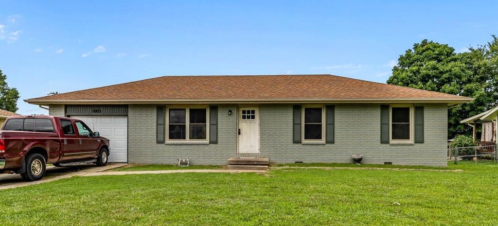 1003 East Parkview Street, Ozark, MO 65721
