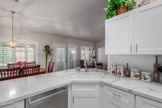 2566 E LYNWOOD Street, Mesa, AZ 85213