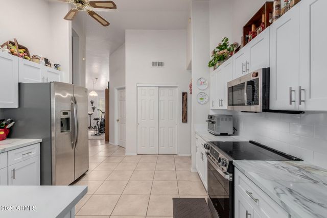 2566 E LYNWOOD Street, Mesa, AZ 85213