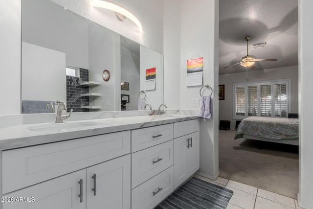 2566 E LYNWOOD Street, Mesa, AZ 85213