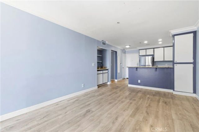 5143 Bakman Avenue 320, North Hollywood, CA 91601