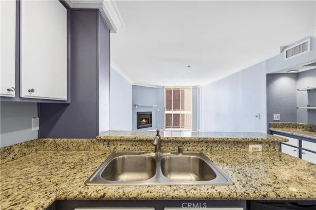5143 Bakman Avenue 320, North Hollywood, CA 91601
