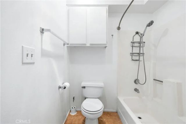 5143 Bakman Avenue 320, North Hollywood, CA 91601