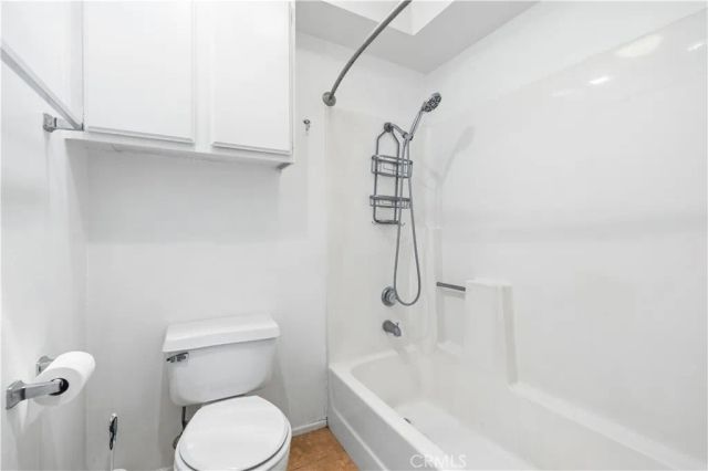 5143 Bakman Avenue 320, North Hollywood, CA 91601