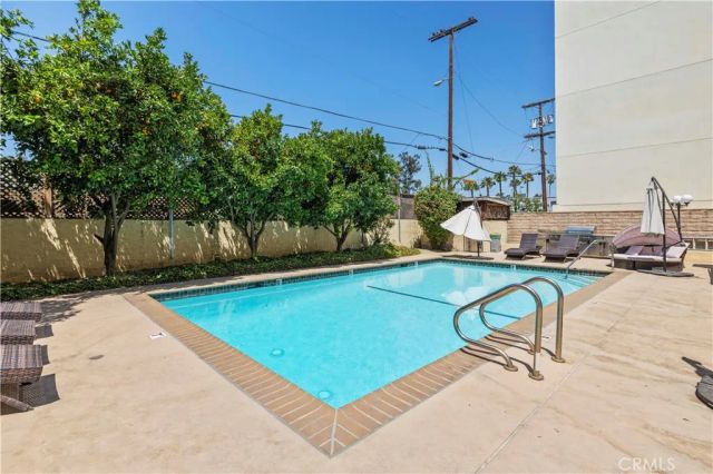 5143 Bakman Avenue 320, North Hollywood, CA 91601