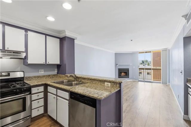 5143 Bakman Avenue 320, North Hollywood, CA 91601