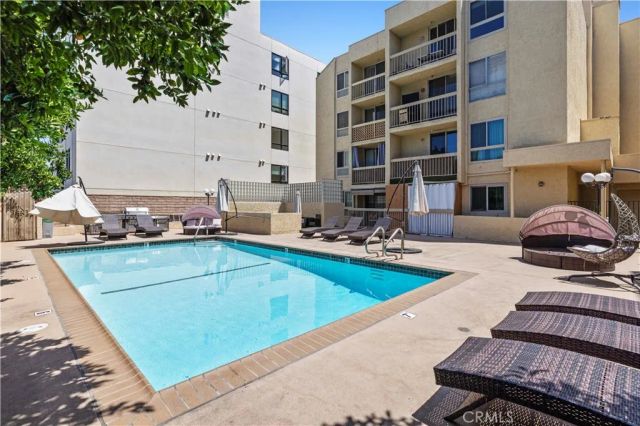 5143 Bakman Avenue 320, North Hollywood, CA 91601