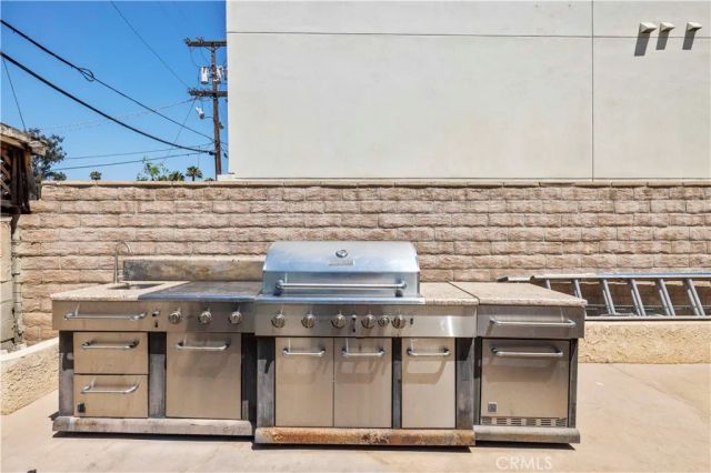 5143 Bakman Avenue 320, North Hollywood, CA 91601
