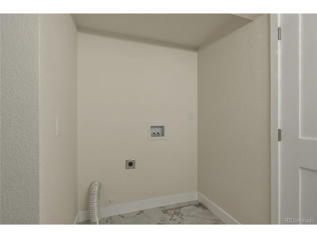 1351 S Peoria Ct, Aurora, CO 80012