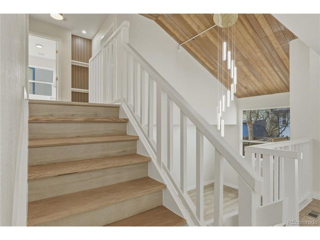 1351 S Peoria Ct, Aurora, CO 80012