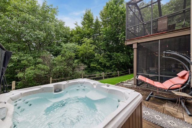 8796 Horizon Ridge, Victoria, MN 55386