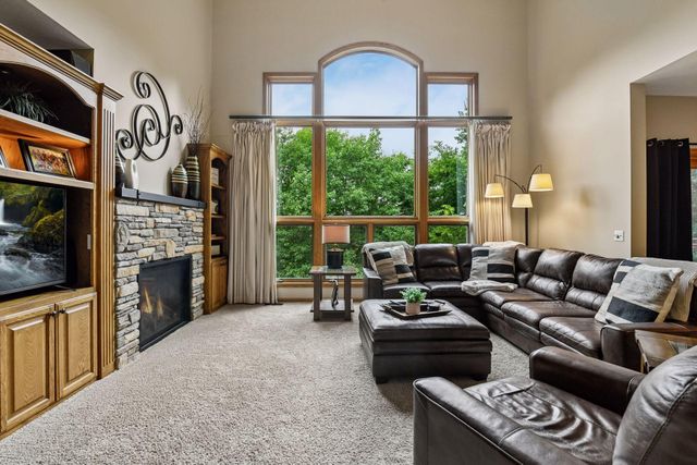 8796 Horizon Ridge, Victoria, MN 55386