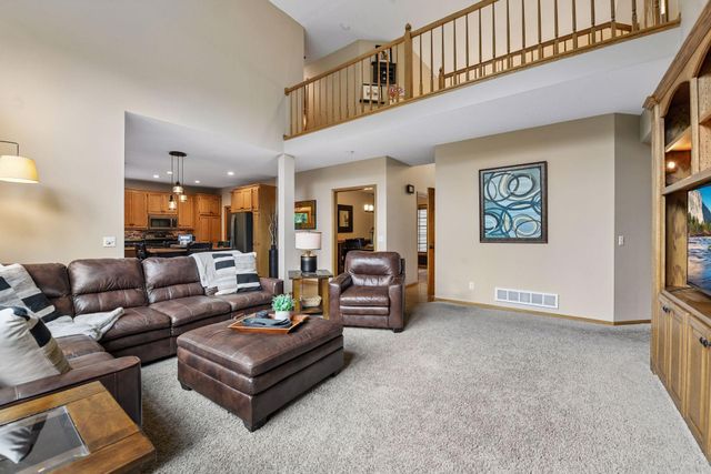 8796 Horizon Ridge, Victoria, MN 55386