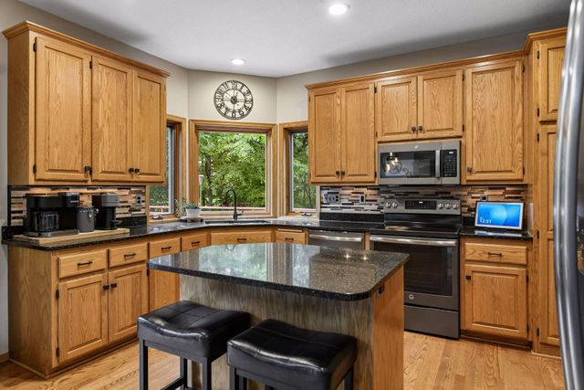8796 Horizon Ridge, Victoria, MN 55386