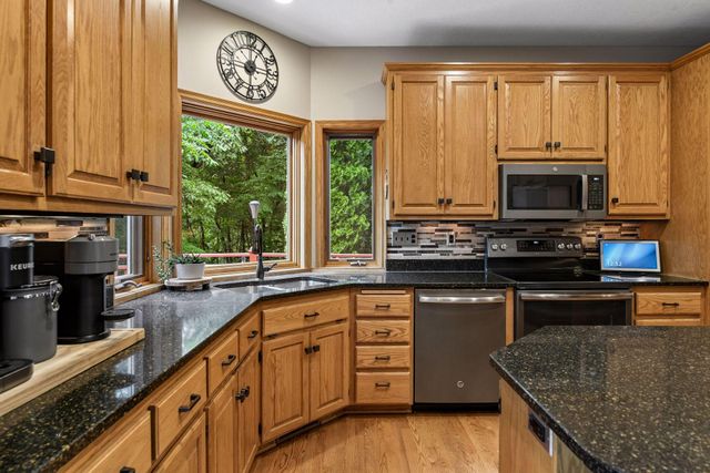 8796 Horizon Ridge, Victoria, MN 55386