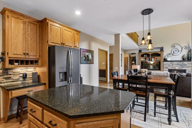 8796 Horizon Ridge, Victoria, MN 55386