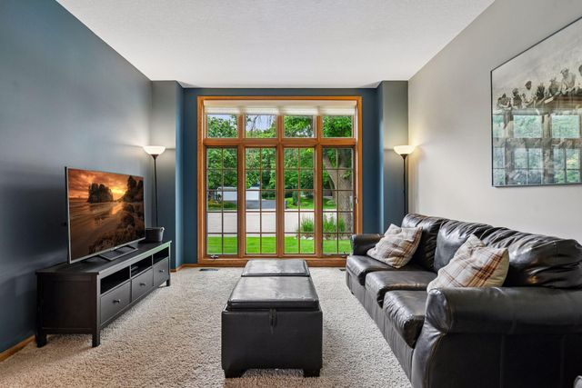 8796 Horizon Ridge, Victoria, MN 55386