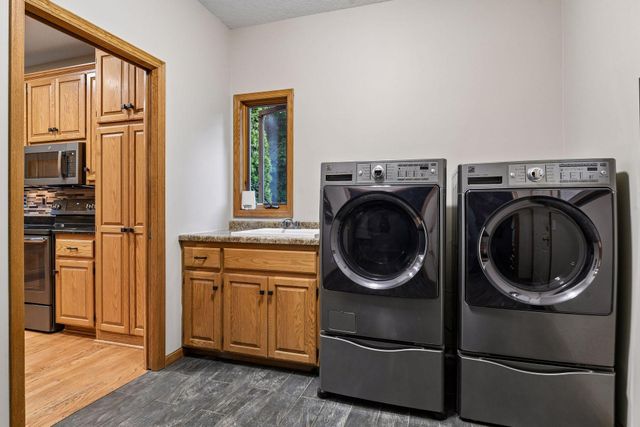 8796 Horizon Ridge, Victoria, MN 55386