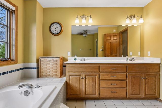 8796 Horizon Ridge, Victoria, MN 55386
