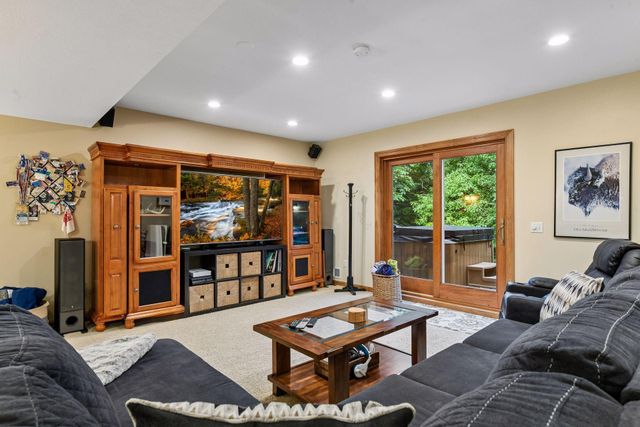 8796 Horizon Ridge, Victoria, MN 55386