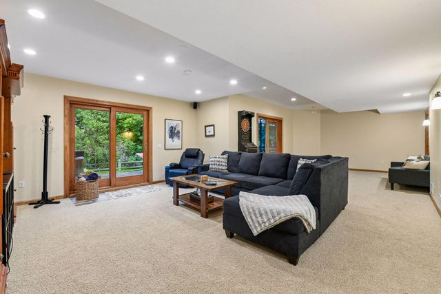 8796 Horizon Ridge, Victoria, MN 55386