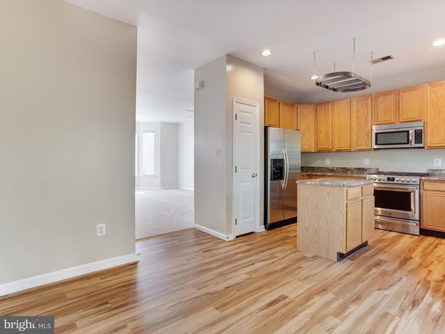 6704 DOROTHY GILES CT, Alexandria, VA 22315