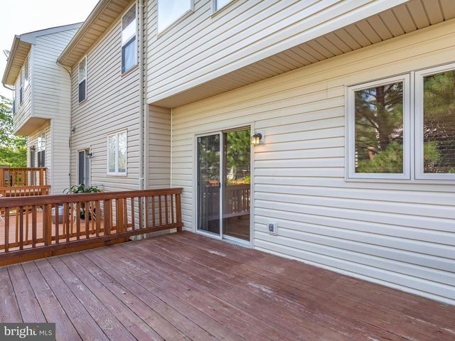 6704 DOROTHY GILES CT, Alexandria, VA 22315